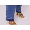 calca-straight-jeans-detalhe-na-barra-feminina-izzat-35124b-