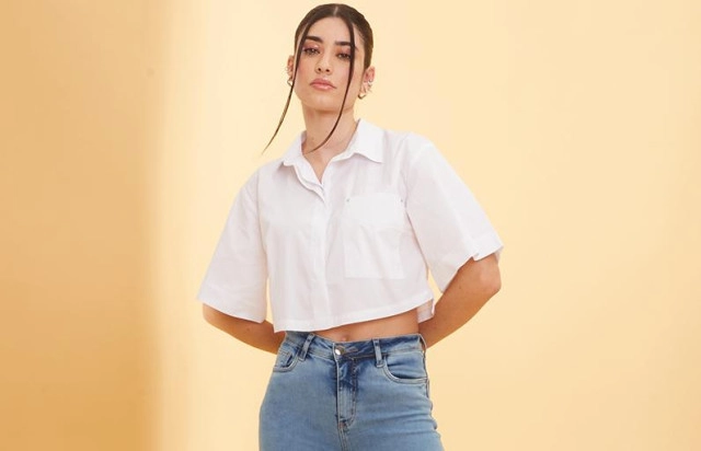 CAMISA CROPPED TRICOLINE 